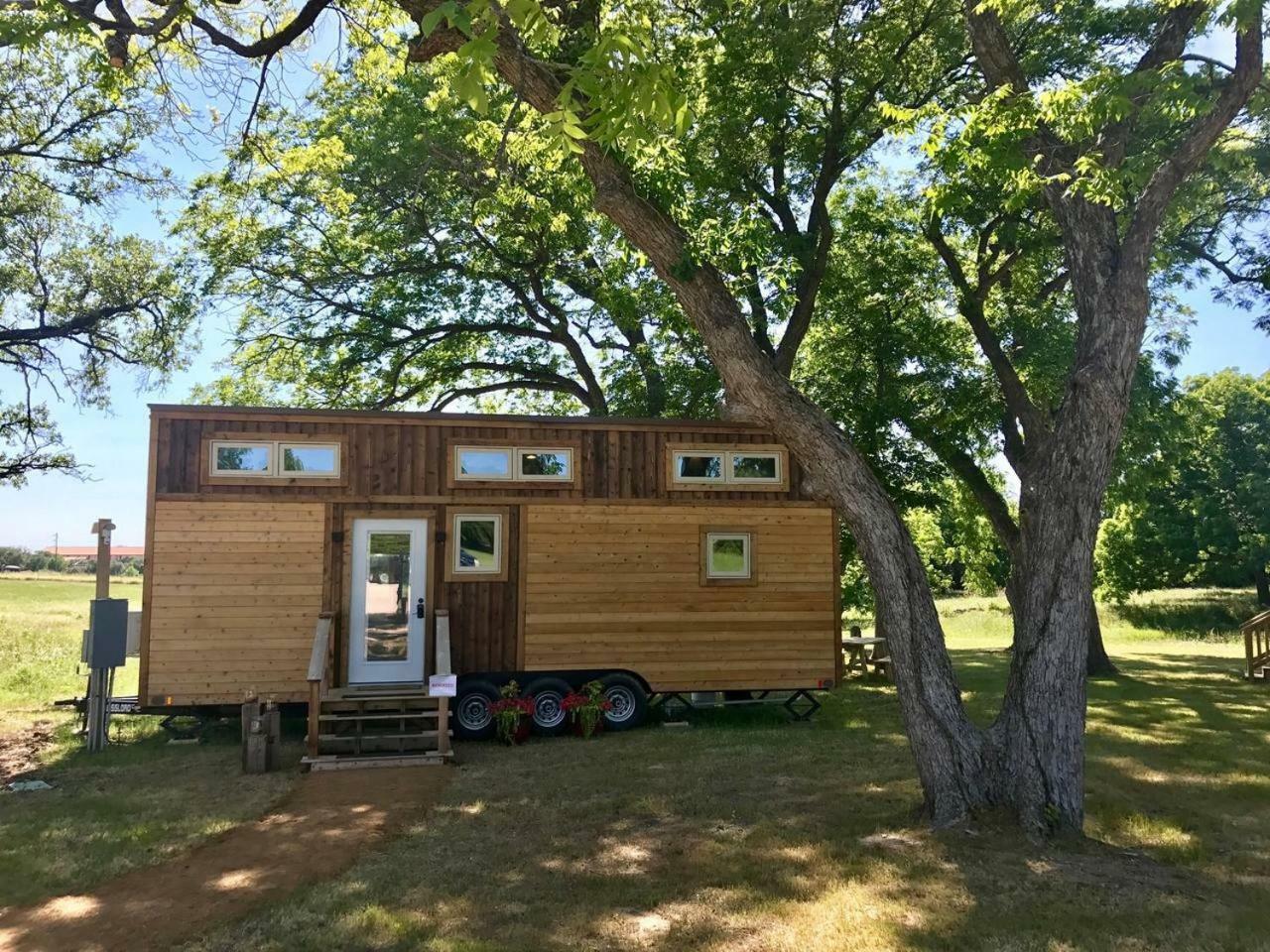 Montana Escape Elegant Tiny House In Waco Near Magnolia Villa Ngoại thất bức ảnh