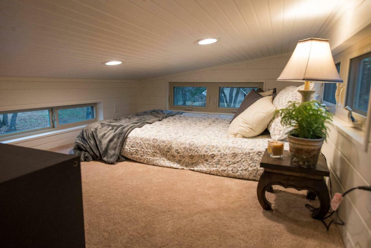 Montana Escape Elegant Tiny House In Waco Near Magnolia Villa Ngoại thất bức ảnh