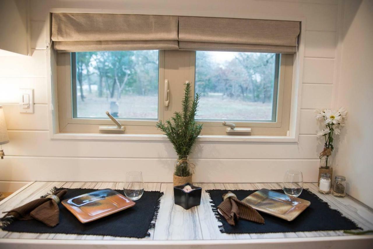 Montana Escape Elegant Tiny House In Waco Near Magnolia Villa Ngoại thất bức ảnh